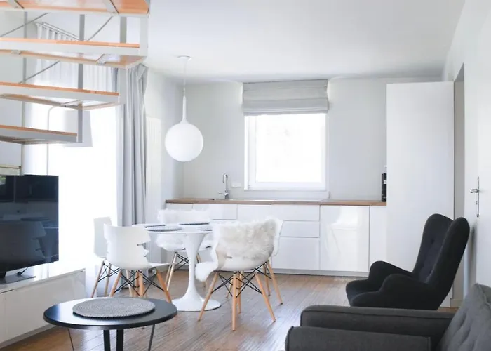 Premium Patio Apartment *